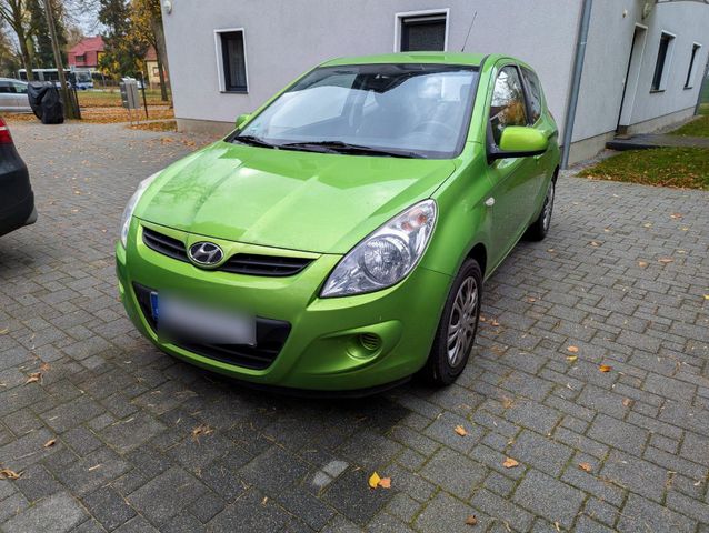 Hyundai i20 Klima, Allwetterreifen & TÜV NEU