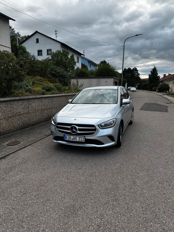 Image of Mercedes-Benz B 180