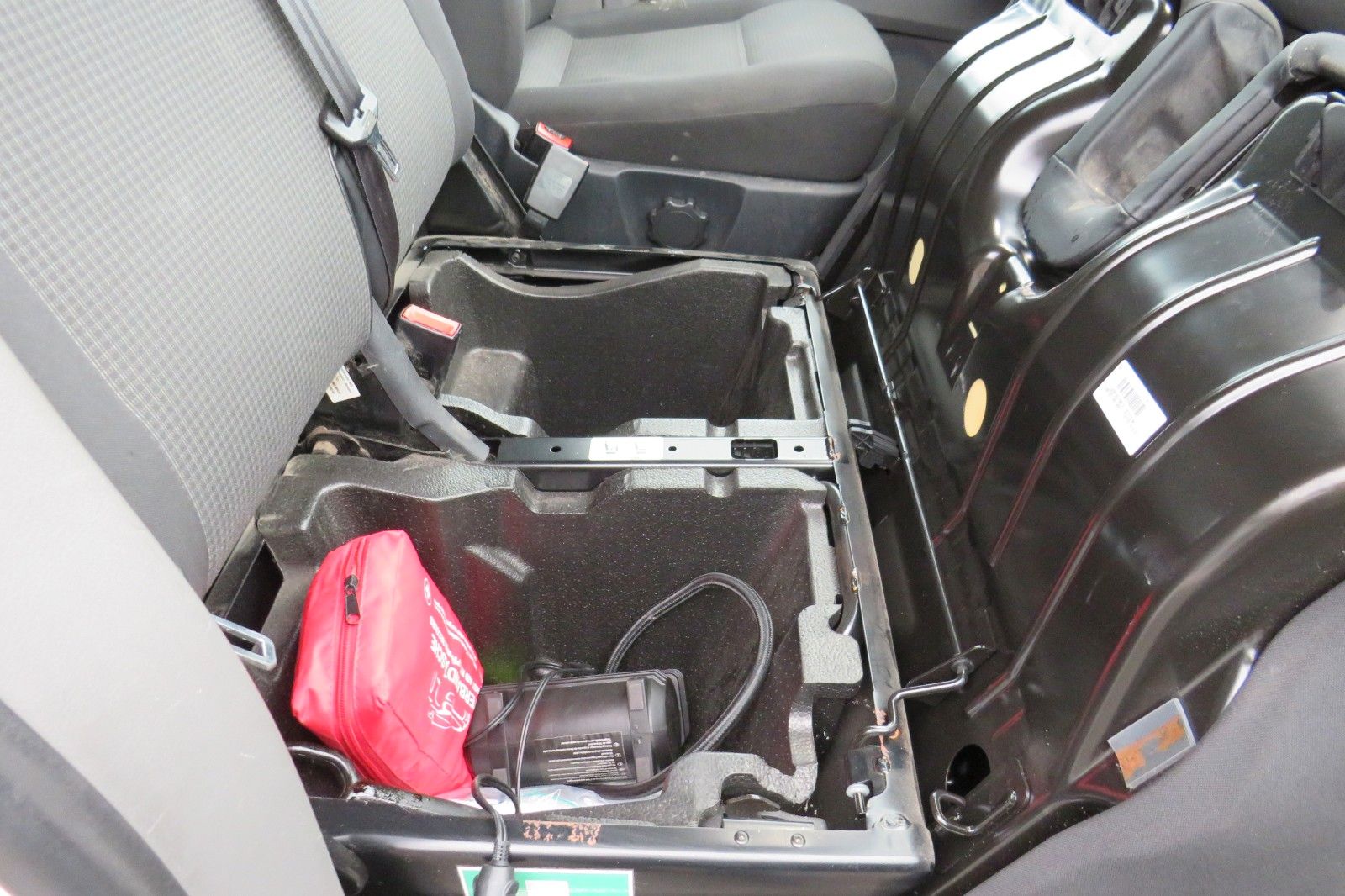 Fahrzeugabbildung Volkswagen T6 Kasten TDI KURZ KLAPPE KLIMA PDC TELVOR 1.HD