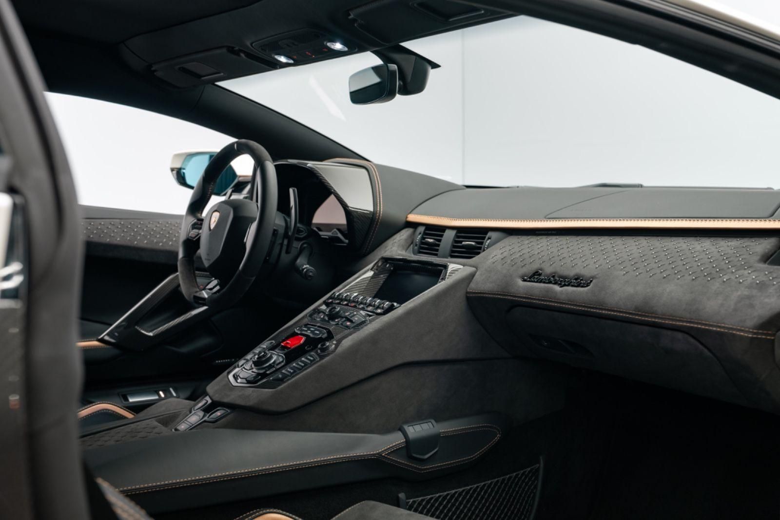 Fahrzeugabbildung Lamborghini Aventador Ultimae/KAMERA/CARBON/GARANTIE 05/27