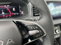 Skoda Karoq 1.5 TSI DSG Sportline PANO KAM AHK 4JGAR bei Autohaus Landmann & Maier OHG