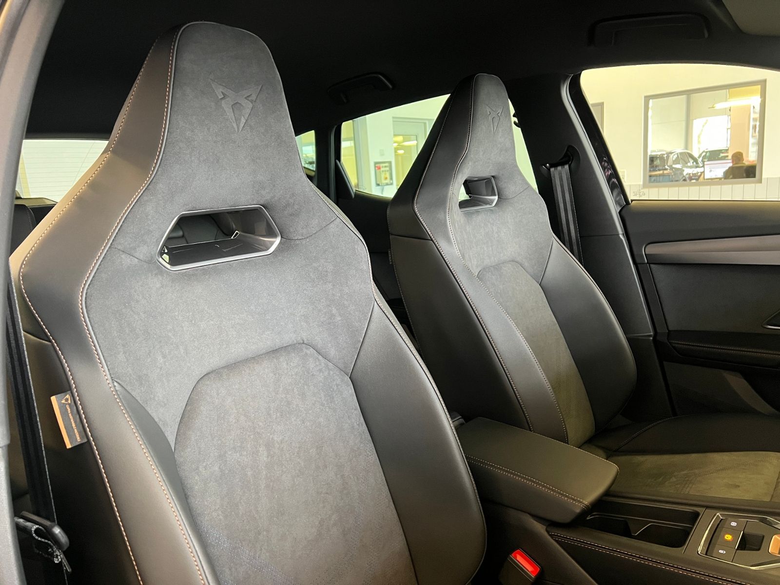Fahrzeugabbildung CUPRA Formentor VZ 2.0 TSI DSG 4Drive *AHK, LED-Matrix