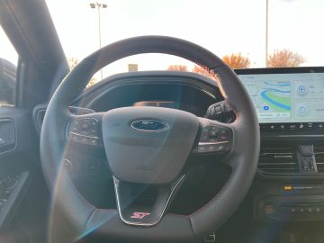 Bild 14 Ford Focus Turnier ST X Sportpaket HUD Navi Leder dig