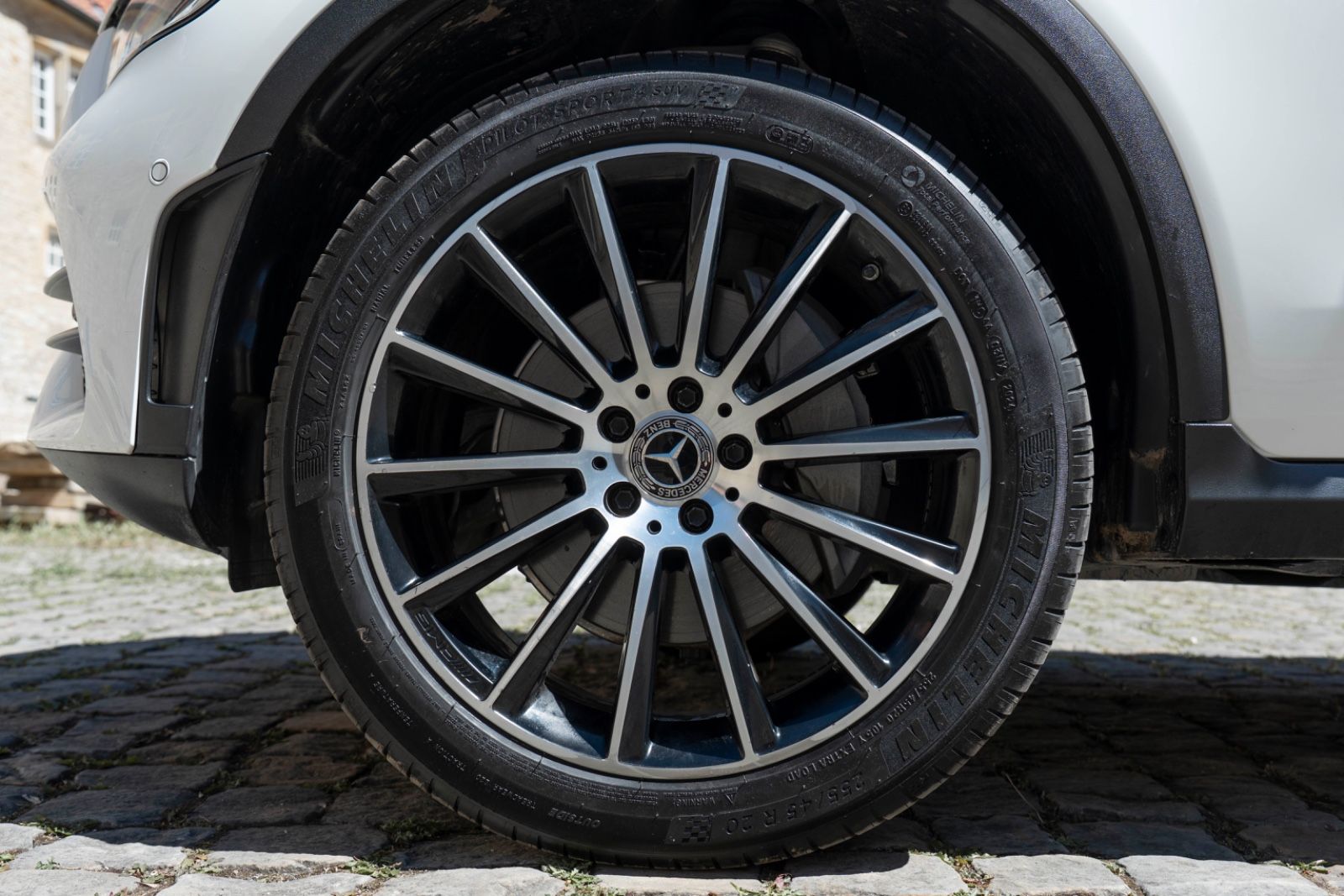 Fahrzeugabbildung Mercedes-Benz GLC 300 AMG-LINE BURMESTER LED 360° SHZ PANO