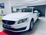 Volvo V60 Kinetic*Finanzierung+Garantie+Inspketion+Tüv - Volvo Gebrauchtwagen in Frankfurt