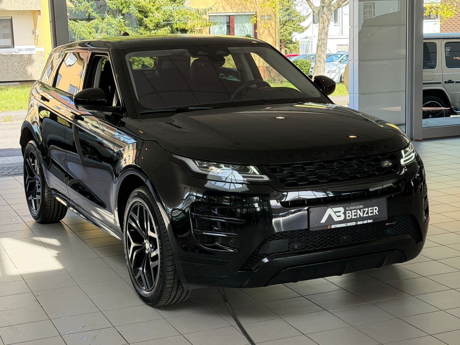 Fahrzeugabbildung Land Rover Evoque R-Dynamic SE/PANORAMA/MERIDIAN/KAMERA