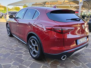 Alfa-Romeo Stelvio - 5