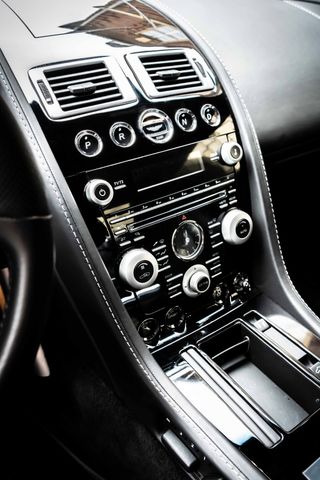 Fahrzeugabbildung Aston Martin DBS 6.0 Carbon Black/1. Hd/Dt./Sammler