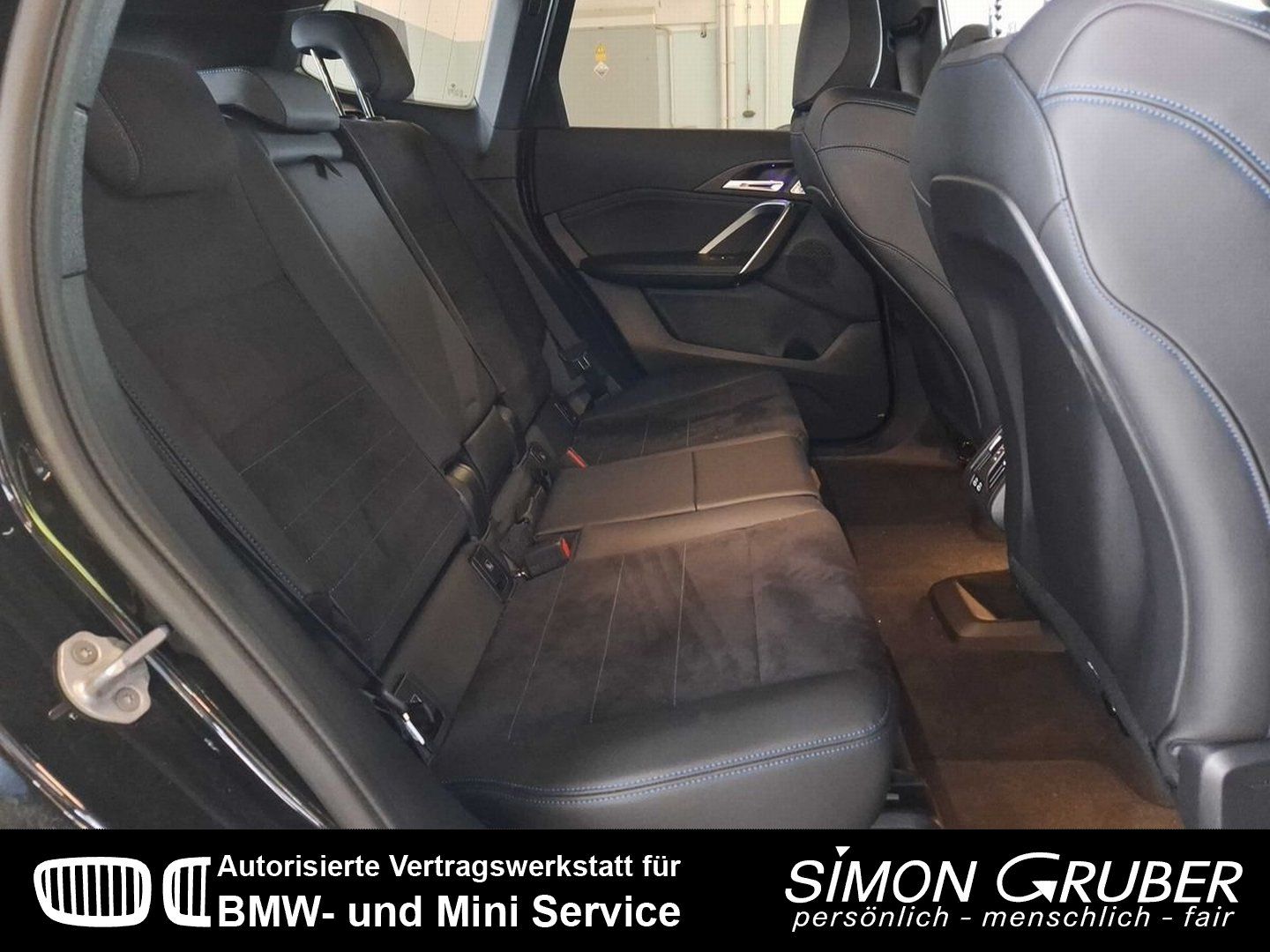 Fahrzeugabbildung BMW X1 sDrive 18i M Sport Paket Panorama LED Kamera