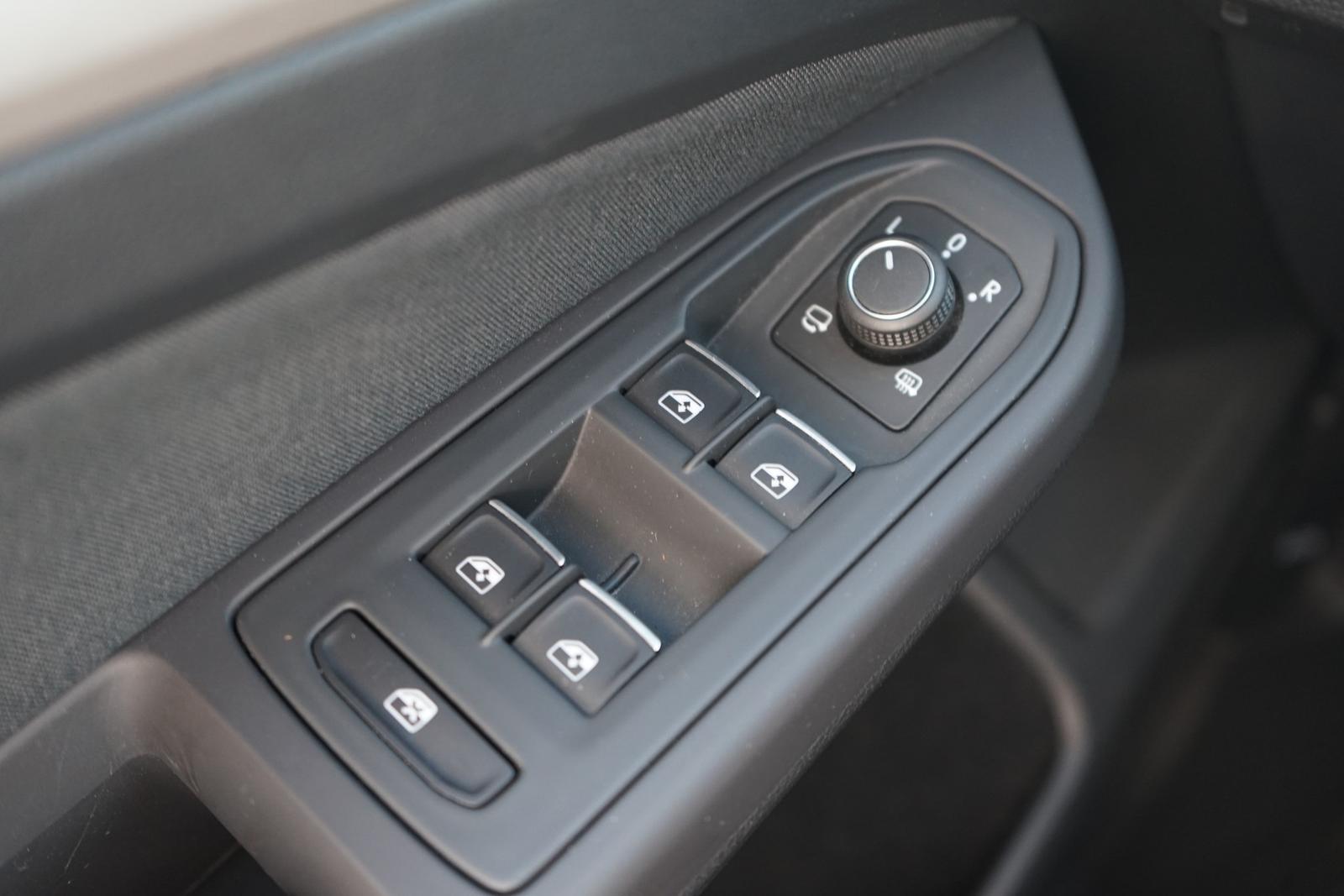 Volkswagen Golf VIII 1.0 TSI Life LED ACC App Connect, миниатюра 21