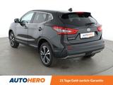 Nissan Qashqai 1.6 N-Connecta*NAVI*TEMPO*CAM*PDC*SHZ* - gebrauchte Nissan Qashqai aus dem Jahr 2017