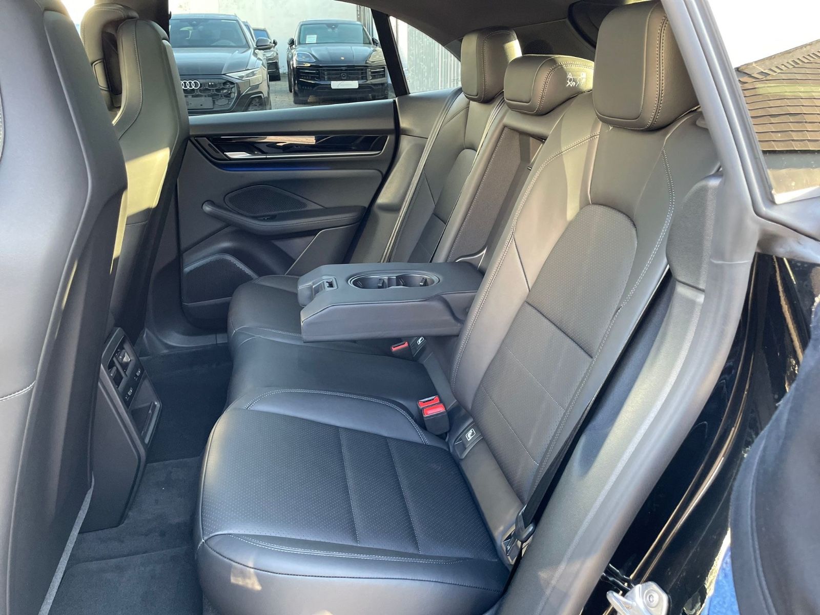 Fahrzeugabbildung Porsche Macan 4 |ACC|22"|Pano|3.Disp|SportChro|PASM|360°