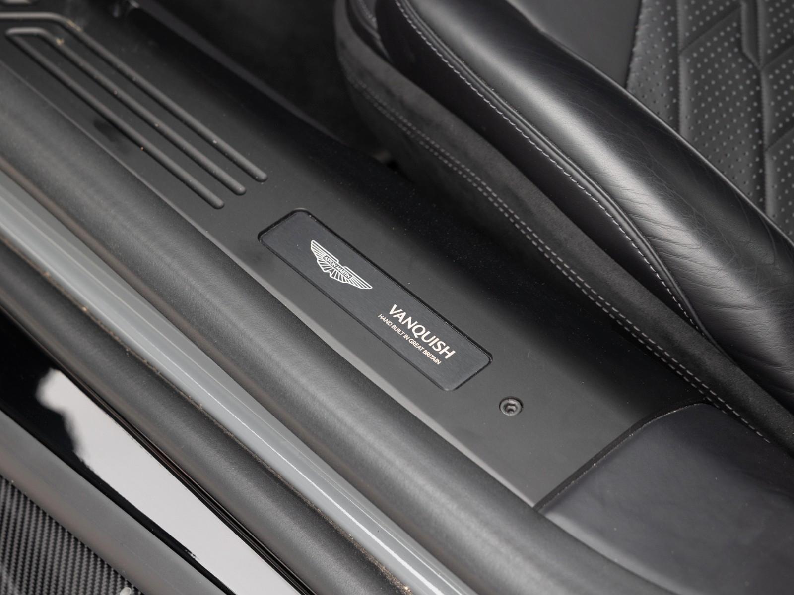 Aston Martin Vanquish | Titan Auspuff | Black Pack