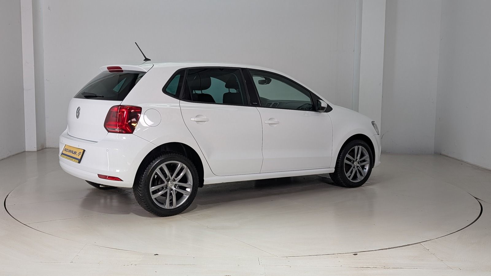 Fahrzeugabbildung Volkswagen Polo V 1.0 TSI * SHZ * LED * PDC Allstar