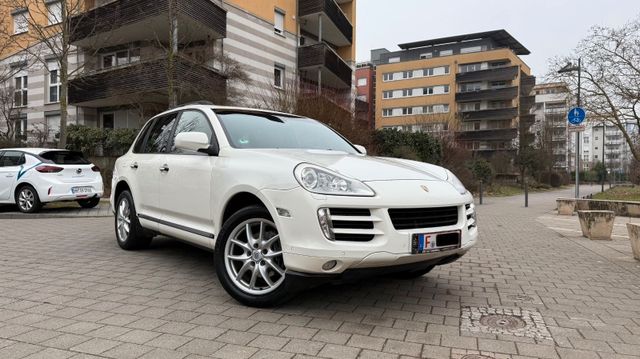 Porsche Cayenne 3.0 TDI/Sport Paket/GTS Sitze/SHD/Nav/SH