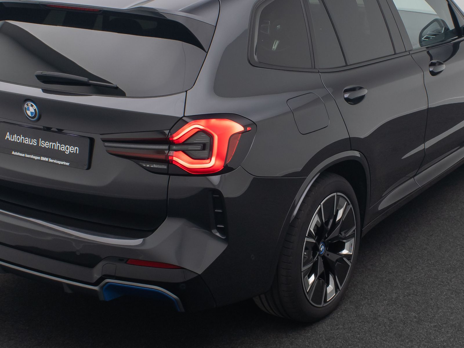 Fahrzeugabbildung BMW iX3 IMPRESSIVE 360° HUD H/K DAB Komfort Panorama