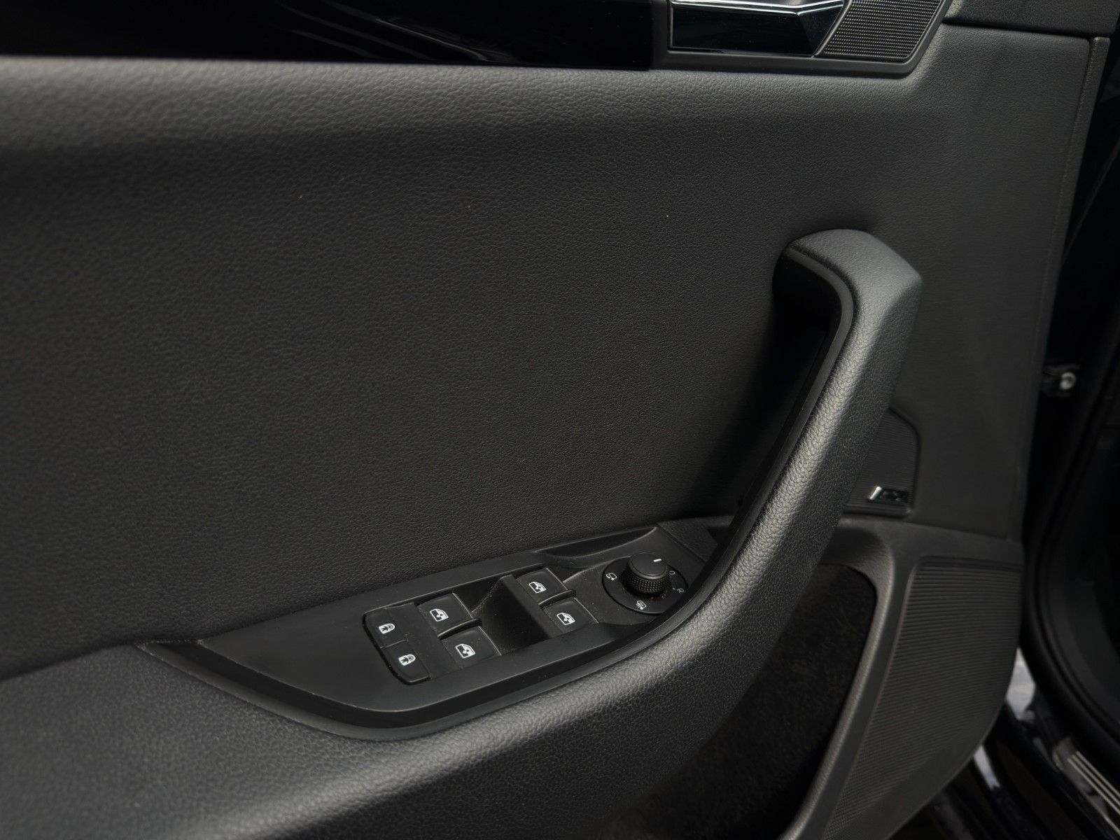 Fahrzeugabbildung SKODA Superb L&K 4x4*Pano*ACC*Kamera*Massage*Virt.Cock