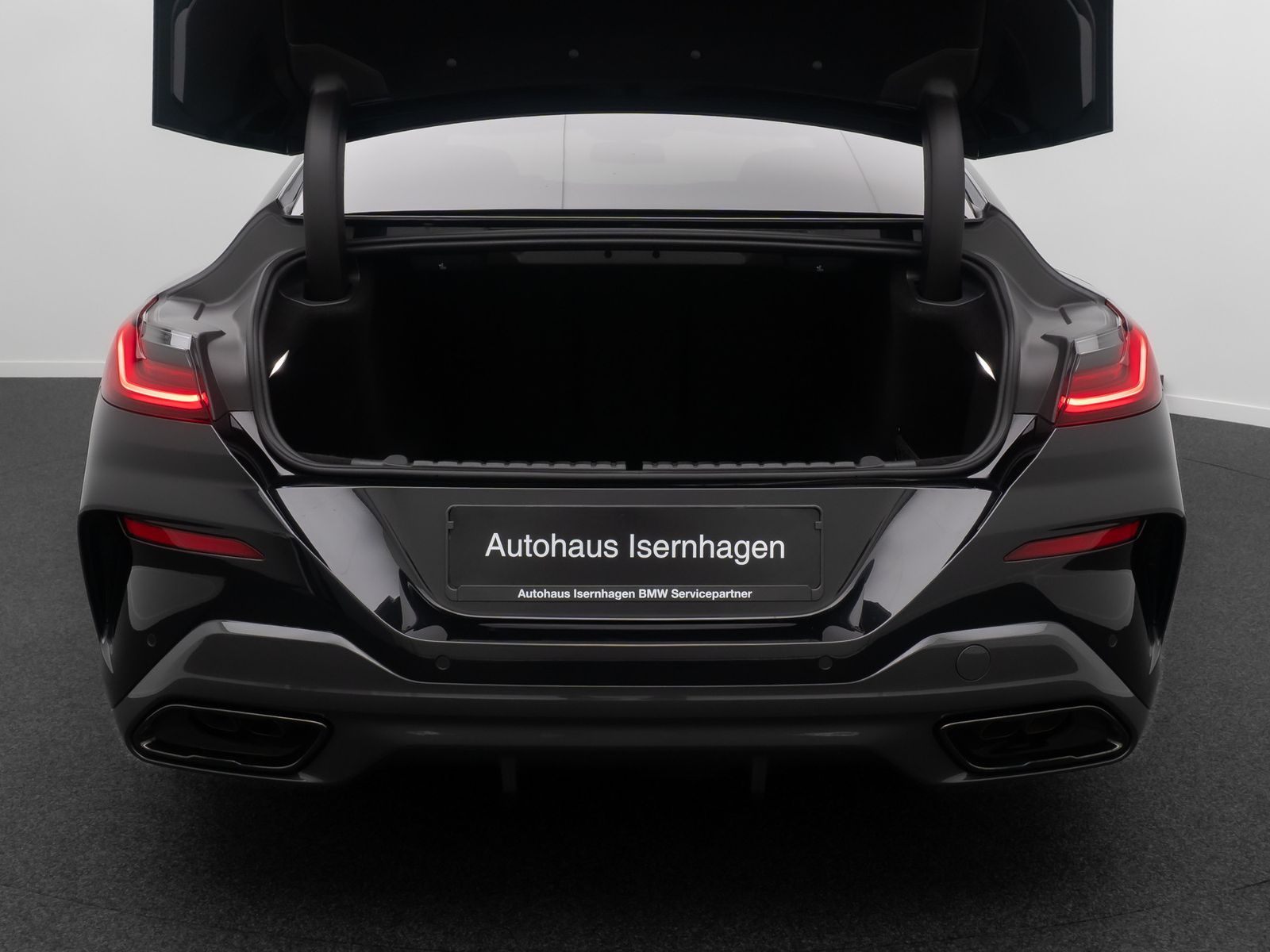 Fahrzeugabbildung BMW M850i xD Gran Coup&eacute; 360&deg; DAB Laser SoftClose 20"