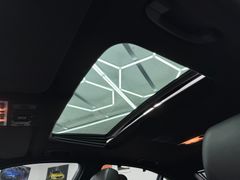 Fahrzeugabbildung BMW 520i Edition Sport M-Paket *MOTORLAUF UNRUND*