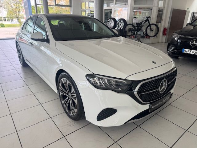 Mercedes-Benz E 220 d Avantgarde Panorama Keyless Distronic 19 foto 2