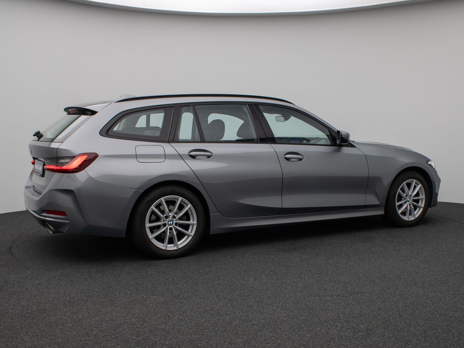 Fahrzeugabbildung BMW 320d Panorama DAB H/K Lordos Stop&Go PDC LED