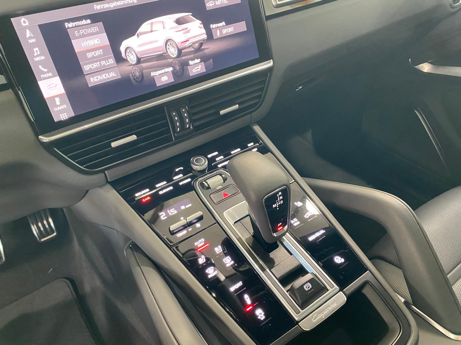 Fahrzeugabbildung Porsche Cayenne Turbo S E Hybrid/Pano/HUD/Matrix/22´/BUR