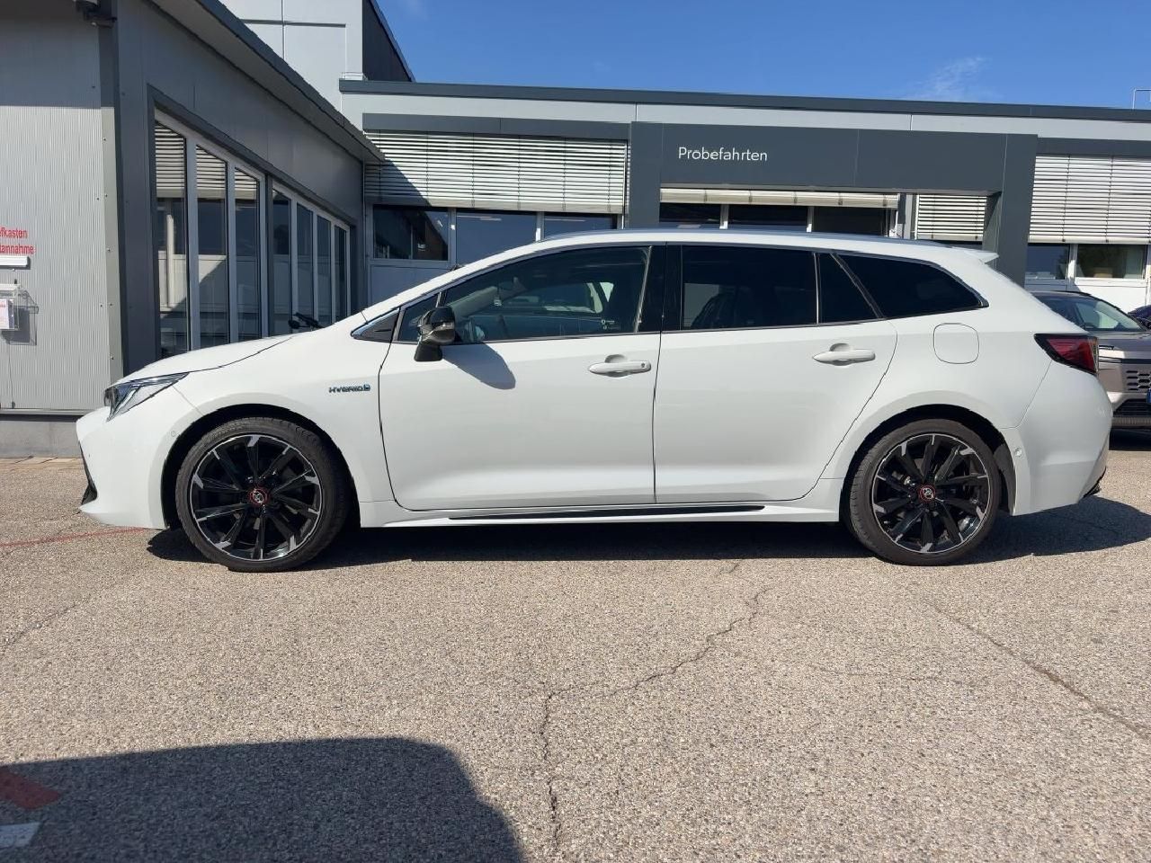 Fahrzeugabbildung Toyota Corolla TS GR Sport 2.0 *Pano+SHZ+RFK+PDC*