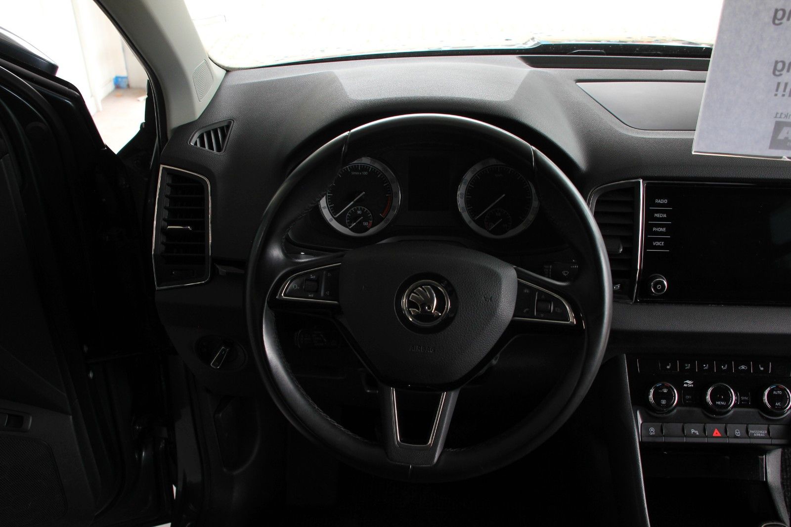 Fahrzeugabbildung SKODA Karoq Style