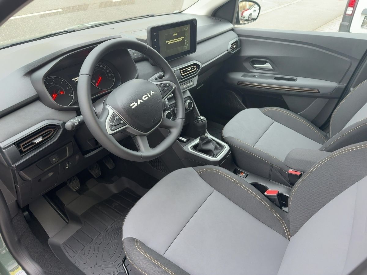 Fahrzeugabbildung Dacia Sandero Stepway Extreme TCe 110 Cityp. + SHZ