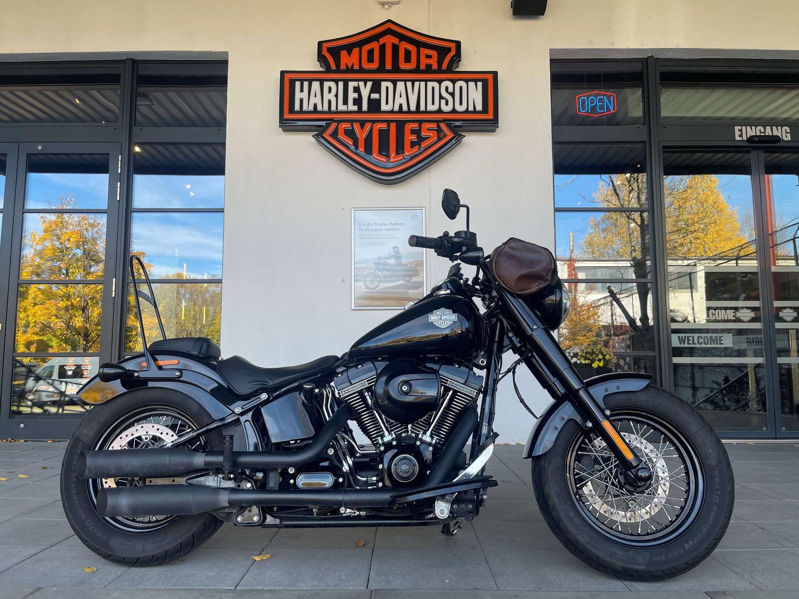 Harley-Davidson FLSS Softail Slim S mit KessTech Auspuff