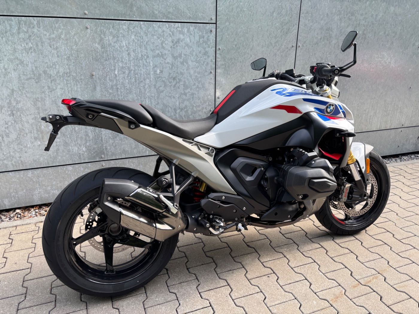 Fahrzeugabbildung BMW R 1300 R Performance