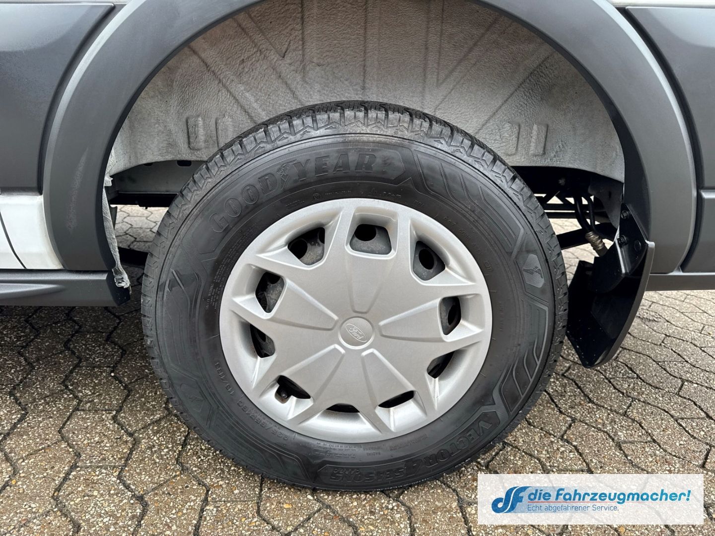 Fahrzeugabbildung Ford Transit Kombi 350 L2 Trend Notbremsass. Temp Tel