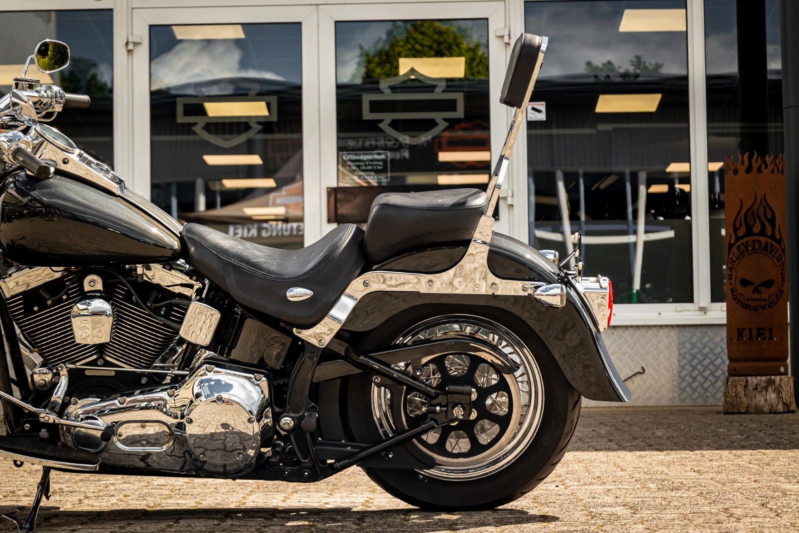 Fahrzeugabbildung Harley-Davidson FLSTSCI Springer Classic - Vance & Hines -