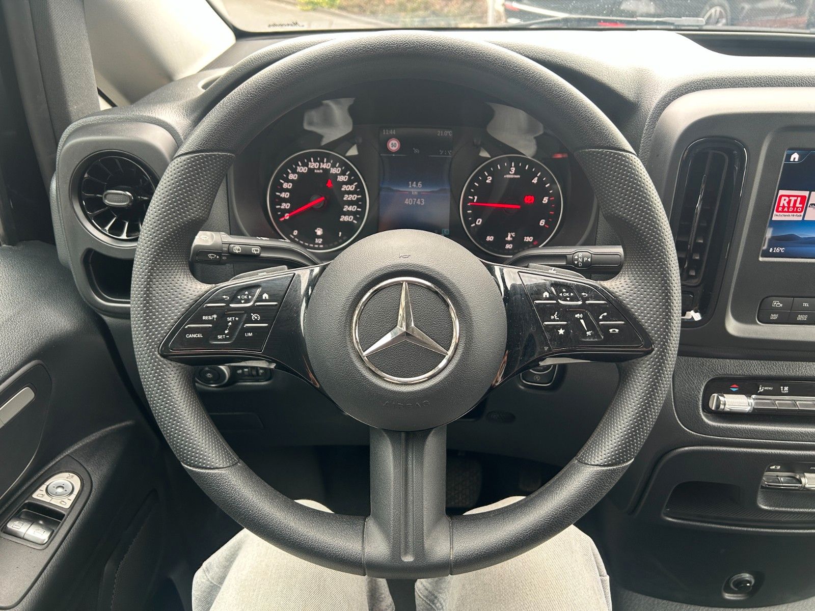 Fahrzeugabbildung Mercedes-Benz Vito 116 CDI Tourer 9G Extral AHK Kamera