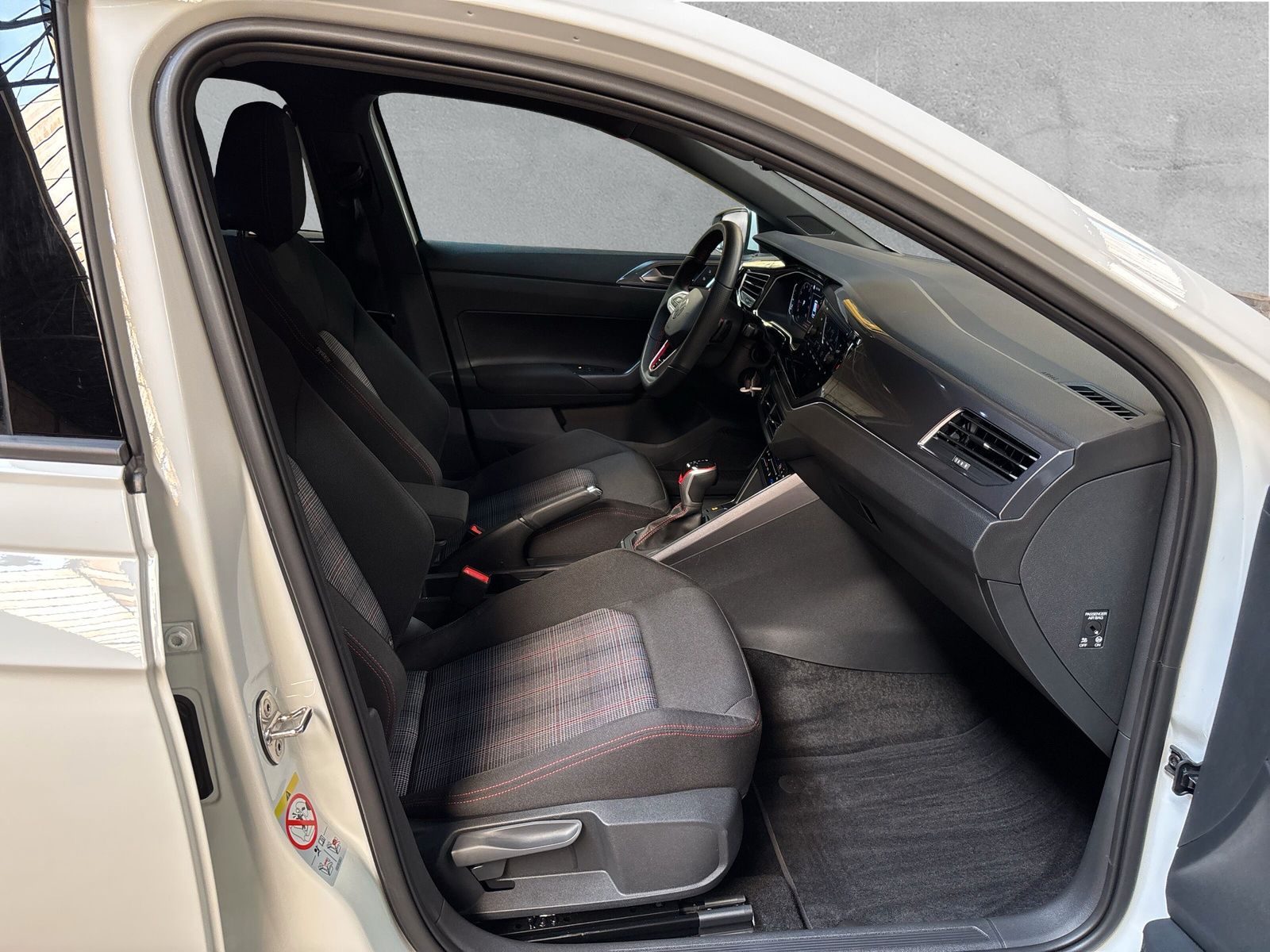 Fahrzeugabbildung Volkswagen Polo GTI 2.0 TSI AppConnect Navi SHZ Matrix