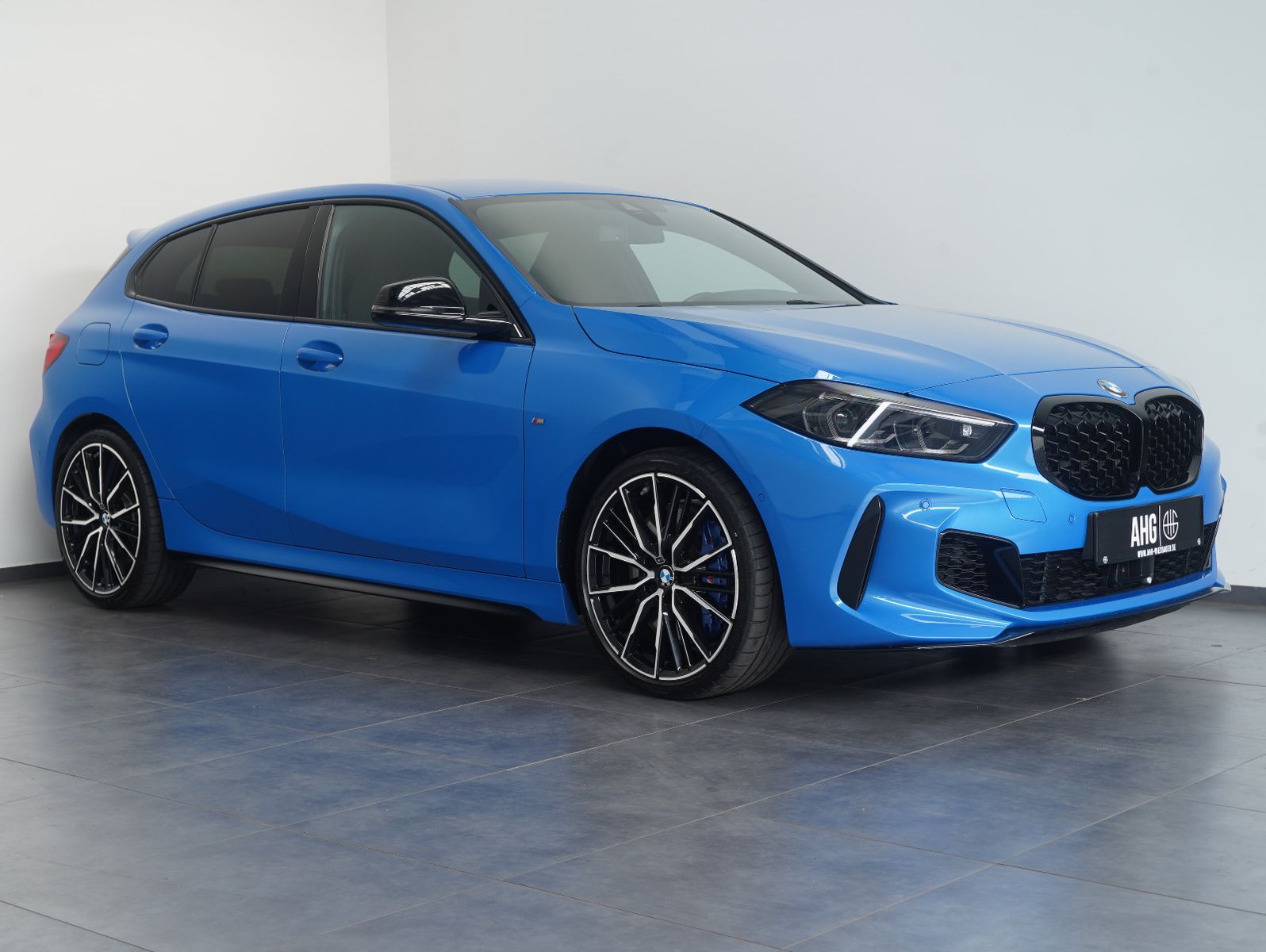 Fahrzeugabbildung BMW M135 i xDrive Performance M H&K/CARPLAY/ACC/19"