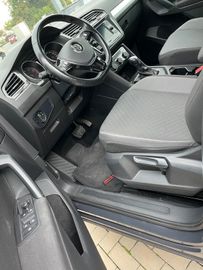 Volkswagen Tiguan - 11