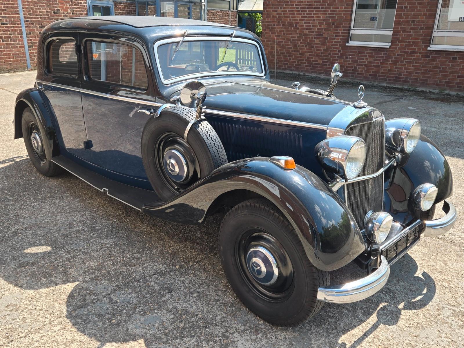 Mercedes-Benz 230