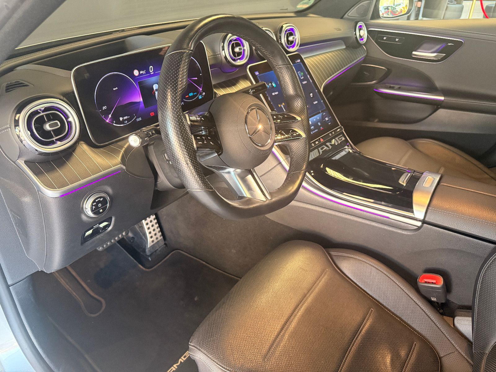 Fahrzeugabbildung Mercedes-Benz C 300TD/AMG/PANO/AMBIENTE/KAMERA/LED/MASSAGE