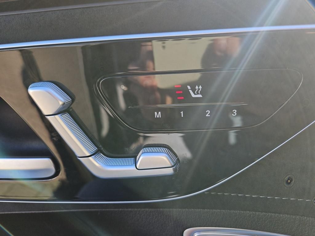 Fahrzeugabbildung Mercedes-Benz EQE 300 AMG Pano Hyperscr. HUD ACC Burmester3D