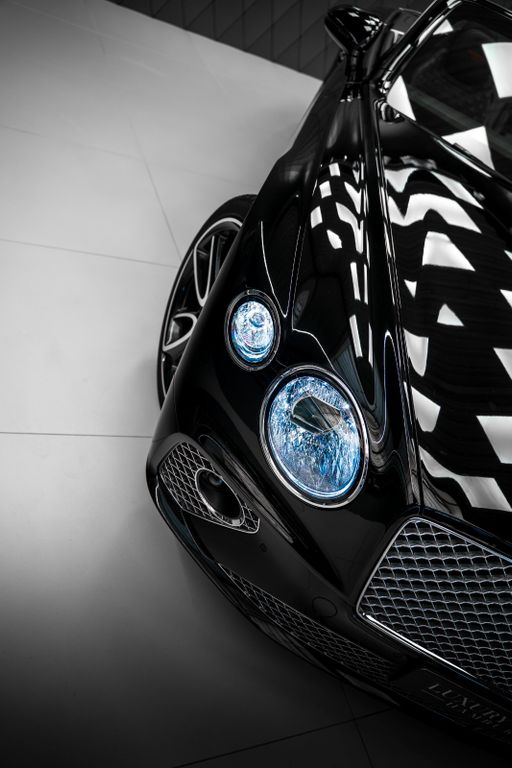 Continental GTC V8 1.Hand BLACK/BLACK-RED CARBON - Bild 3