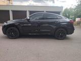 BMW X6 M50 M50d - - schwarze BMW X6 M50