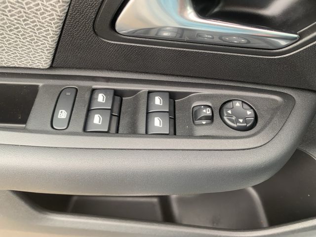 Citroën C4 Max PT 130 EAT8 Navi+SHZ+LHZ+RFK+LED+HUD+LM