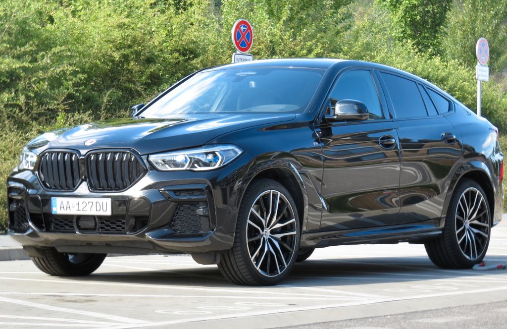 Image of BMW X6 M50