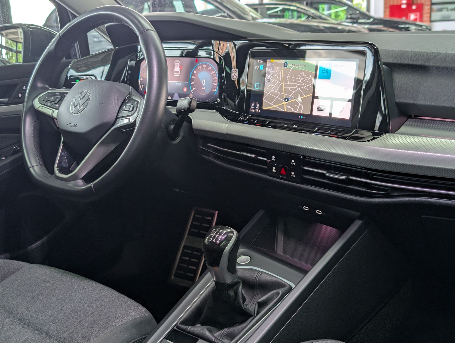 Fahrzeugabbildung Volkswagen Golf Move 1.5 TSI ACC LED SHZ VIRT AMBI APP BHL