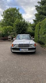 Mercedes-Benz 190E 2.5-16 V - Mercedes-Benz 190 mit Benzin-Antrieb: Limousine, 2.5