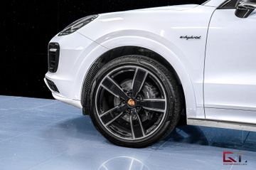 Porsche Cayenne - 5