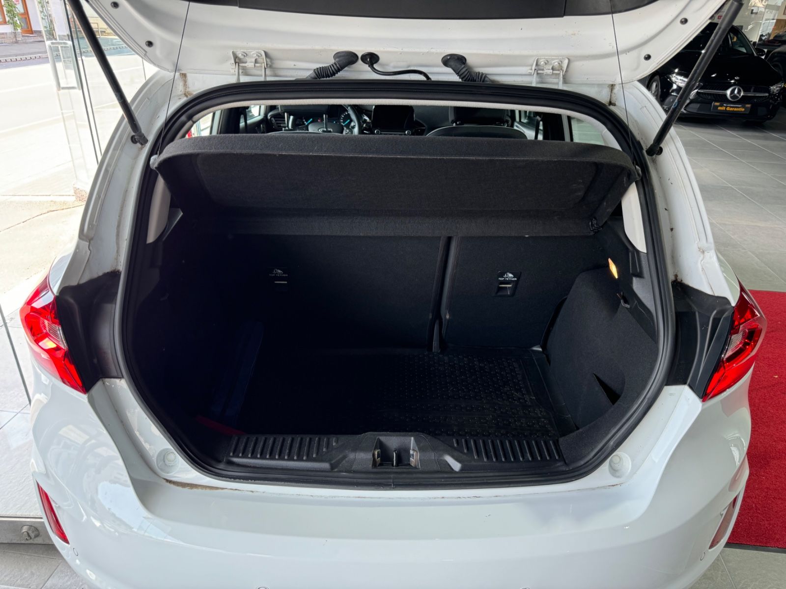 Fahrzeugabbildung Ford Fiesta Cool & Connect/APPLE/8-FACH/SZHZ/
