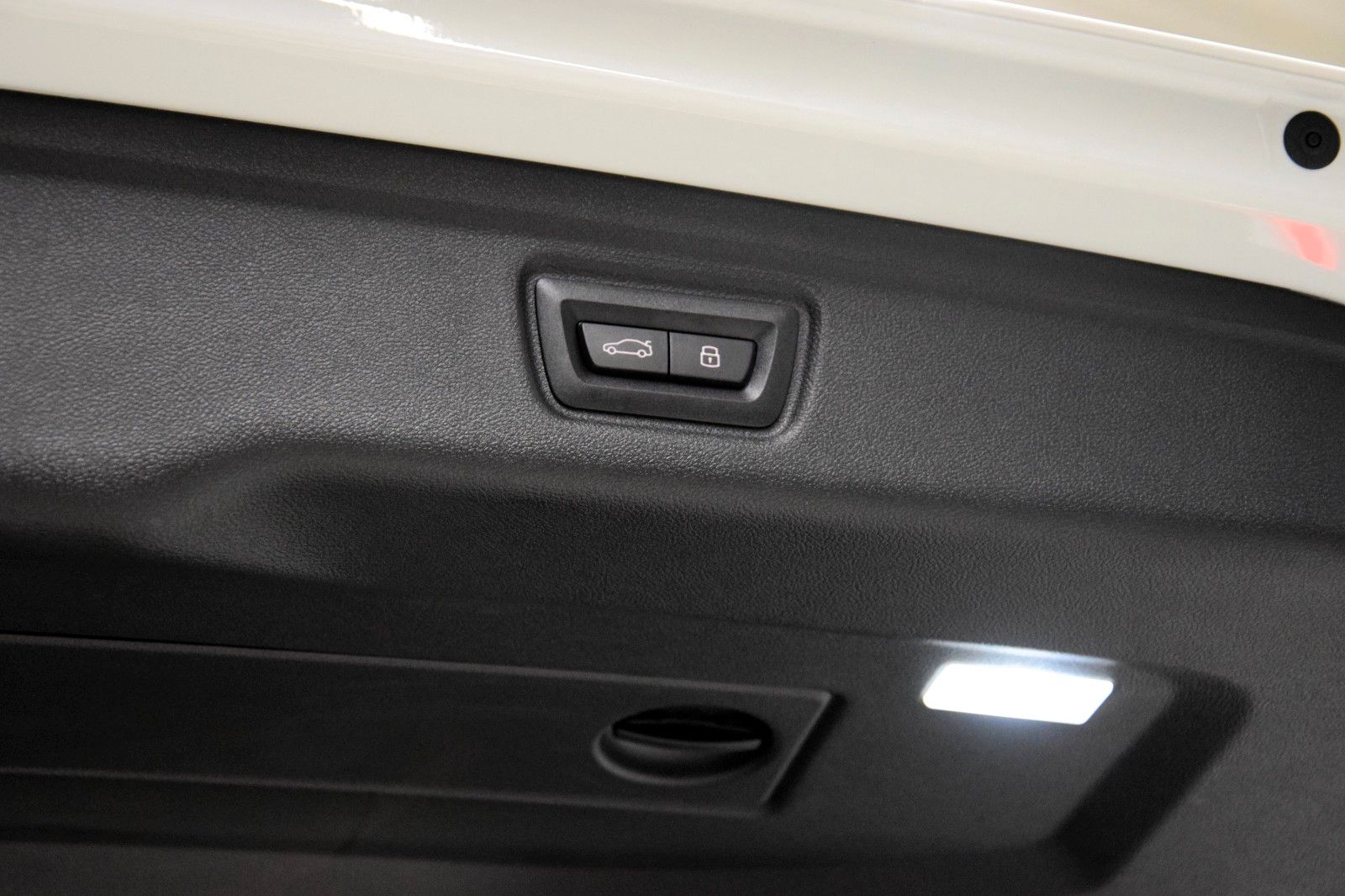 Fahrzeugabbildung BMW 318 i Touring M Sport ACC Pano AHK Memory Kamera