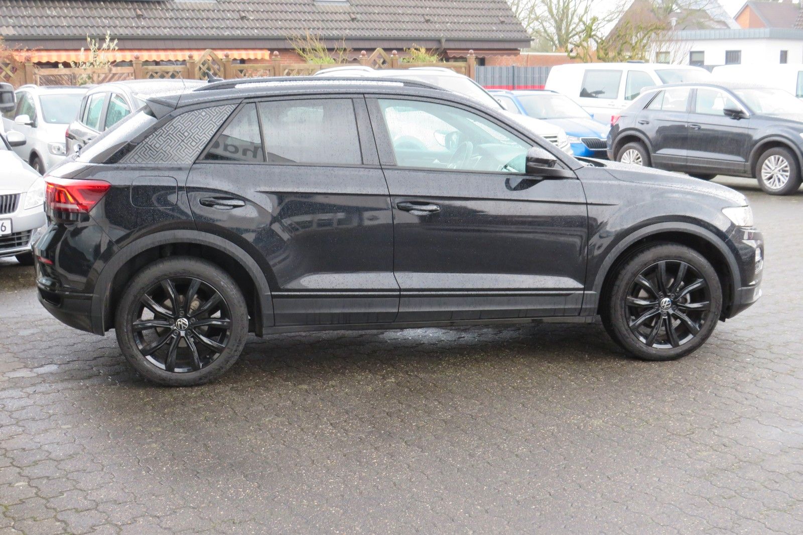 Fahrzeugabbildung Volkswagen T-Roc Sport DSG NAVI 18`SITZH. PDC DIGITAL-COCKP